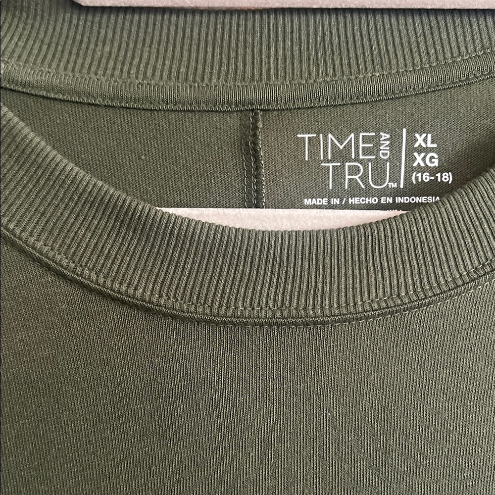 Time and Tru Sage Green Short Sleeve Tee - Picture 2 of 3